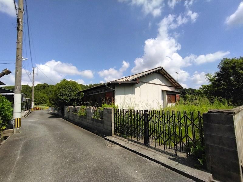 Popular 4DK Detached House with Flat Land in Yahatanishi - Photo 1