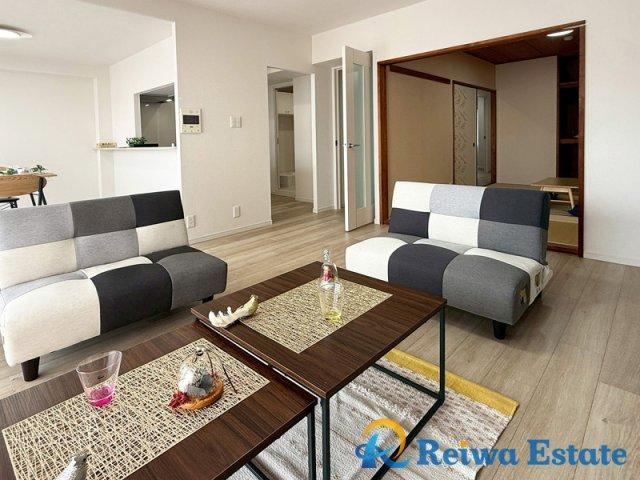 Family-Friendly 3LDK Apartment with Park Access - Photo 1