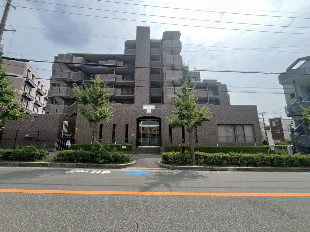 3LDK apartment in Toyonaka, Osaka - Photo 1