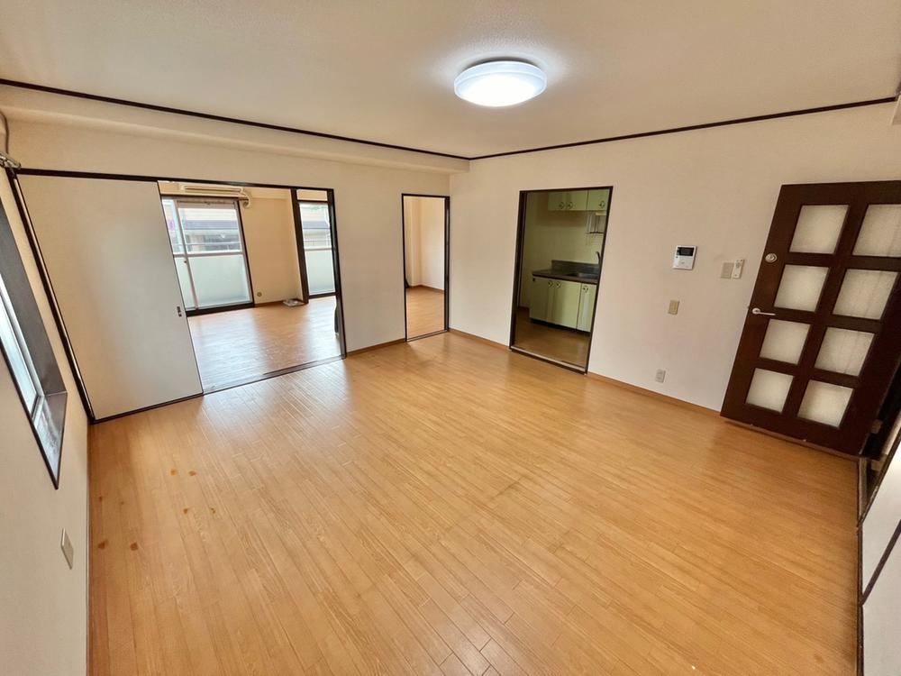 2LDK apartment in Nishinari Ward, Osaka - Photo 1