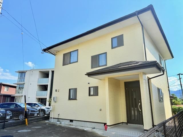 Sunny 4LDK Home with Parking in Chikuma - Photo 1