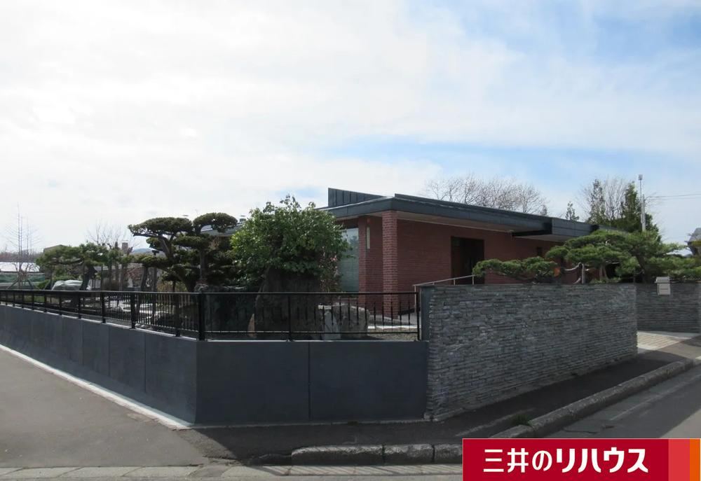 3LDK house in Minami Ward, Sapporo, Hokkaido - Photo 1