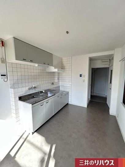 2DK House in Ikeda with Modern Renovations - Photo 1