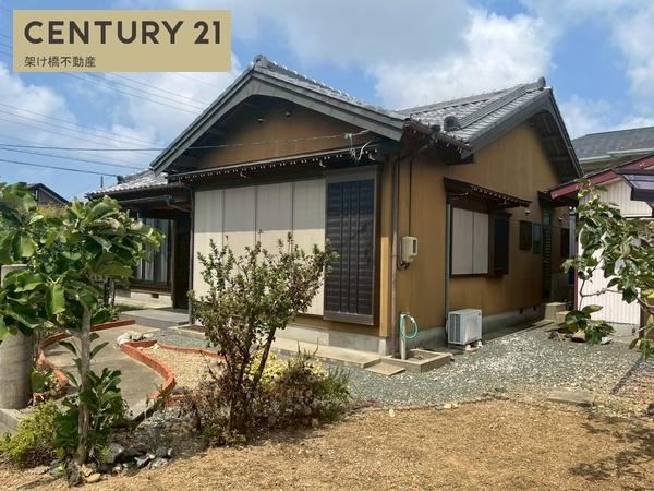 Spacious 4LDK Bungalow with Garden and Shed - Photo 1