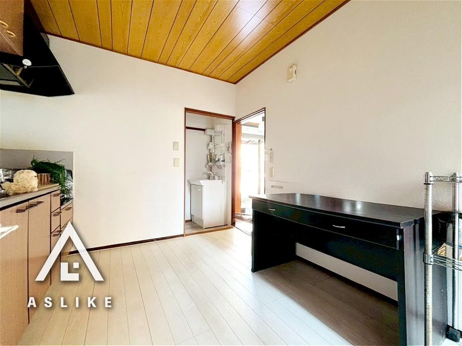 Charming 3DK House with River View - Photo 1