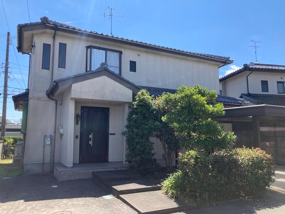 Spacious 5LDK House with Parking in Inunoshima - Photo 1