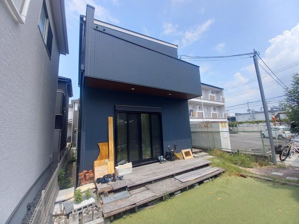 Charming 2LDK Home with Free Room - Photo 1