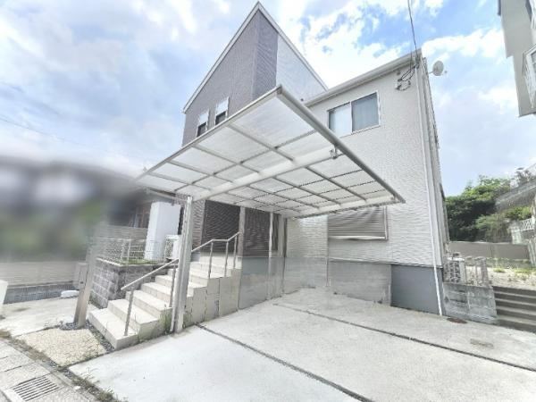 Modern 4LDK Home with Inner Balcony in Chikushino - Photo 1