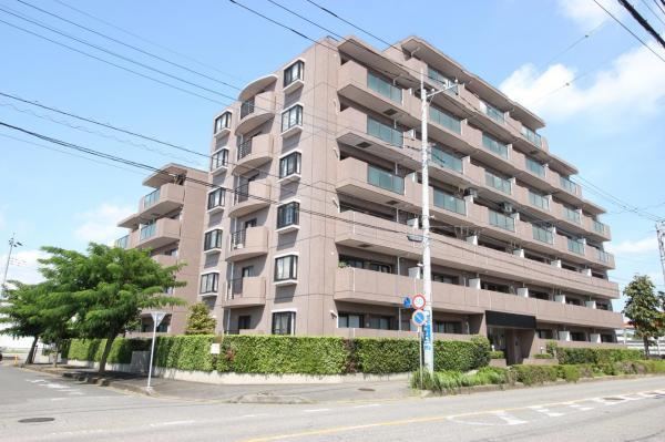 Convenient 2LDK Apartment in Ushiku - Photo 1