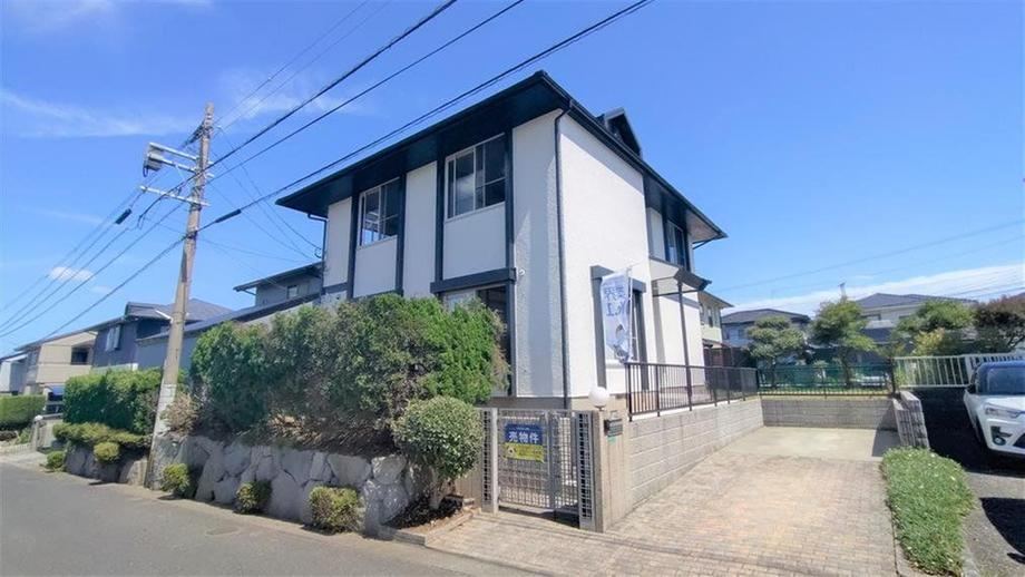 Updated 5LDK Detached House with Loft in Wakamatsu - Photo 1