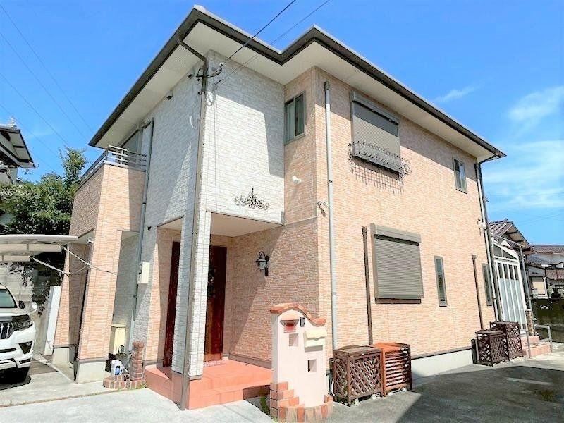 Spacious 5LDK House with Sunroom in Yahatanishi - Photo 1