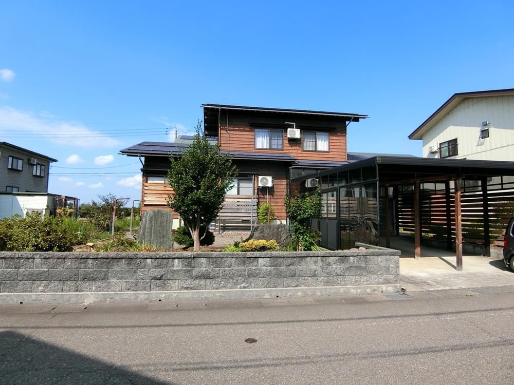 All-Electric 5SLDK Home with Renovated Kitchen and Bathroom - Photo 1