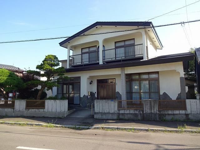 Spacious 4LDK House Near Goryokaku Station - Photo 1