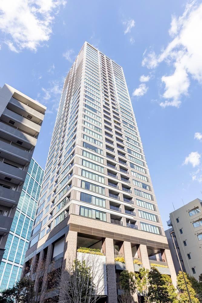 2LDK apartment in Minato Ward, Tokyo - Photo 1
