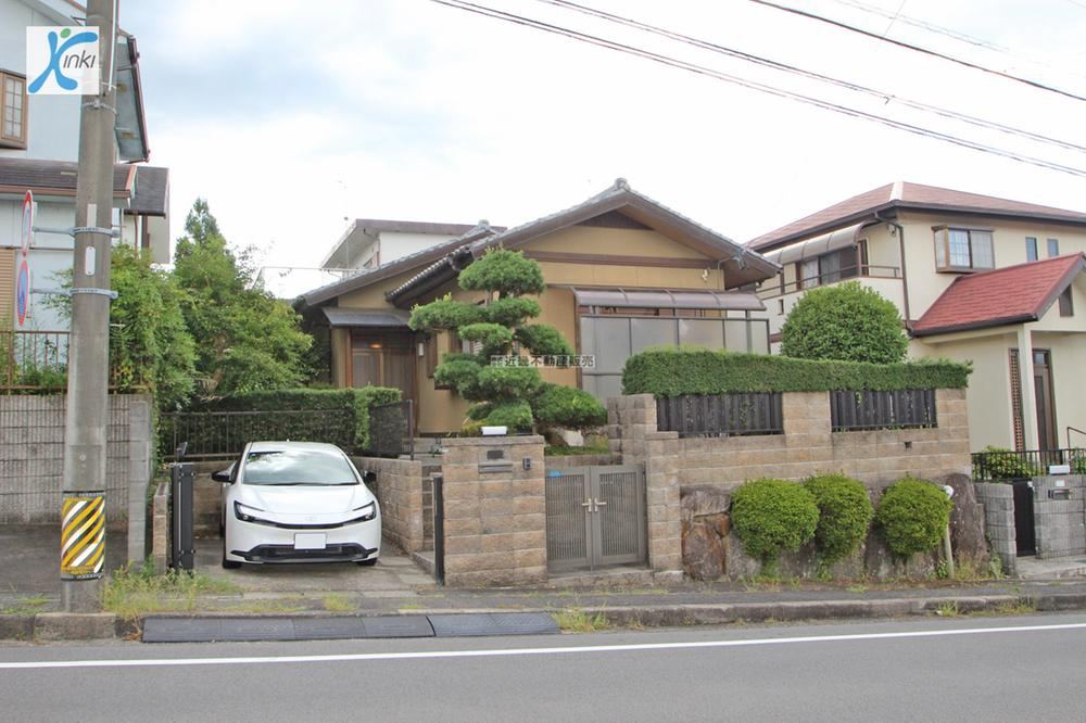 Charming 2LDK House in Tsutsuji-ga-oka Minami - Photo 1