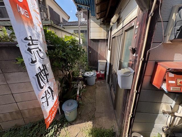 2-Story 3DK House Near Nishikawaguchi Station - Photo 1