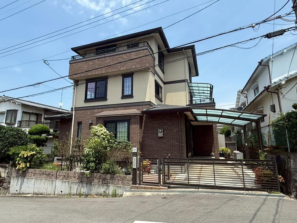 Renovated 7LDK House in Asahigaoka - Photo 1