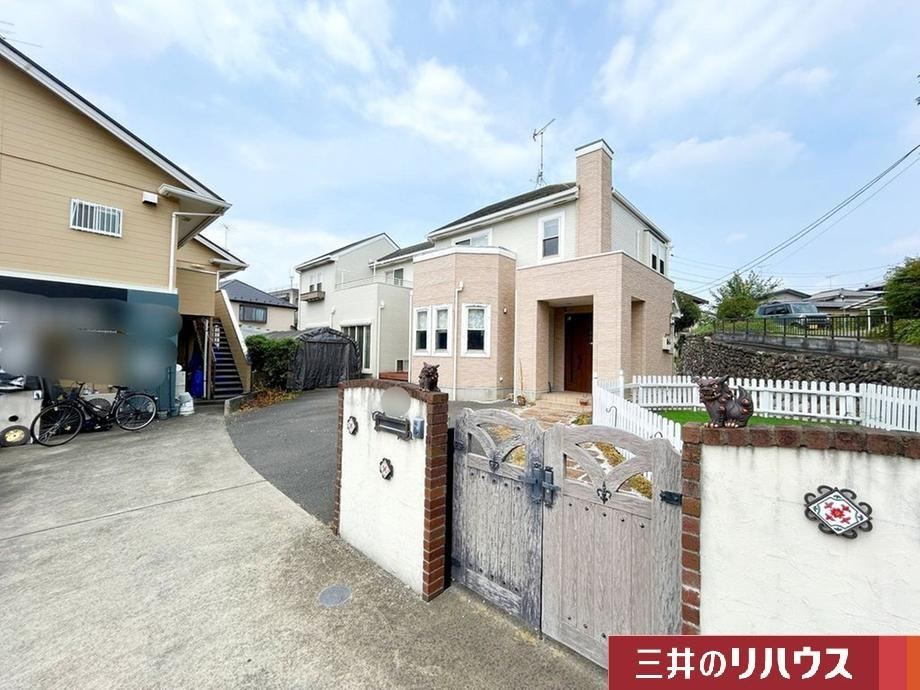 Spacious 5LDK House in Akiro City - Photo 1