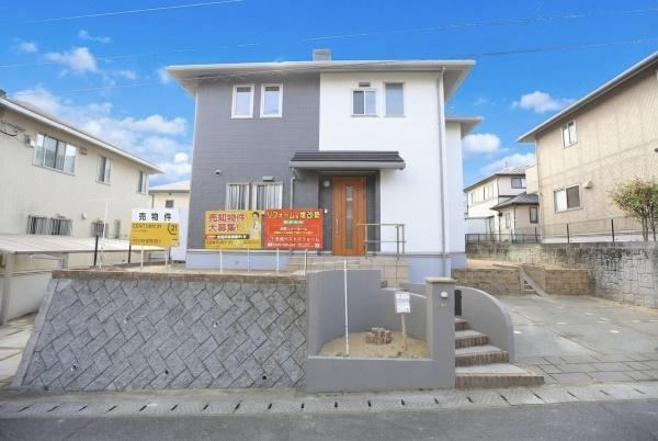 Renovated 5LDK Home with Spacious Layout - Photo 1