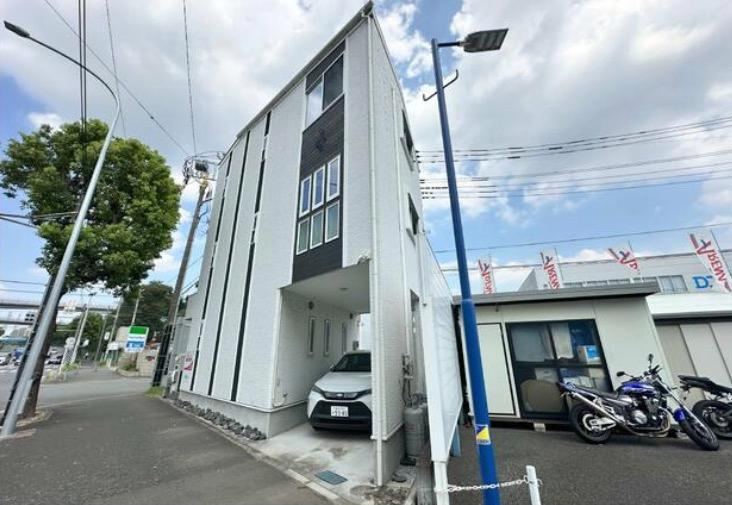 Modern 2LDK House in Orimoto, Yokohama - Photo 1