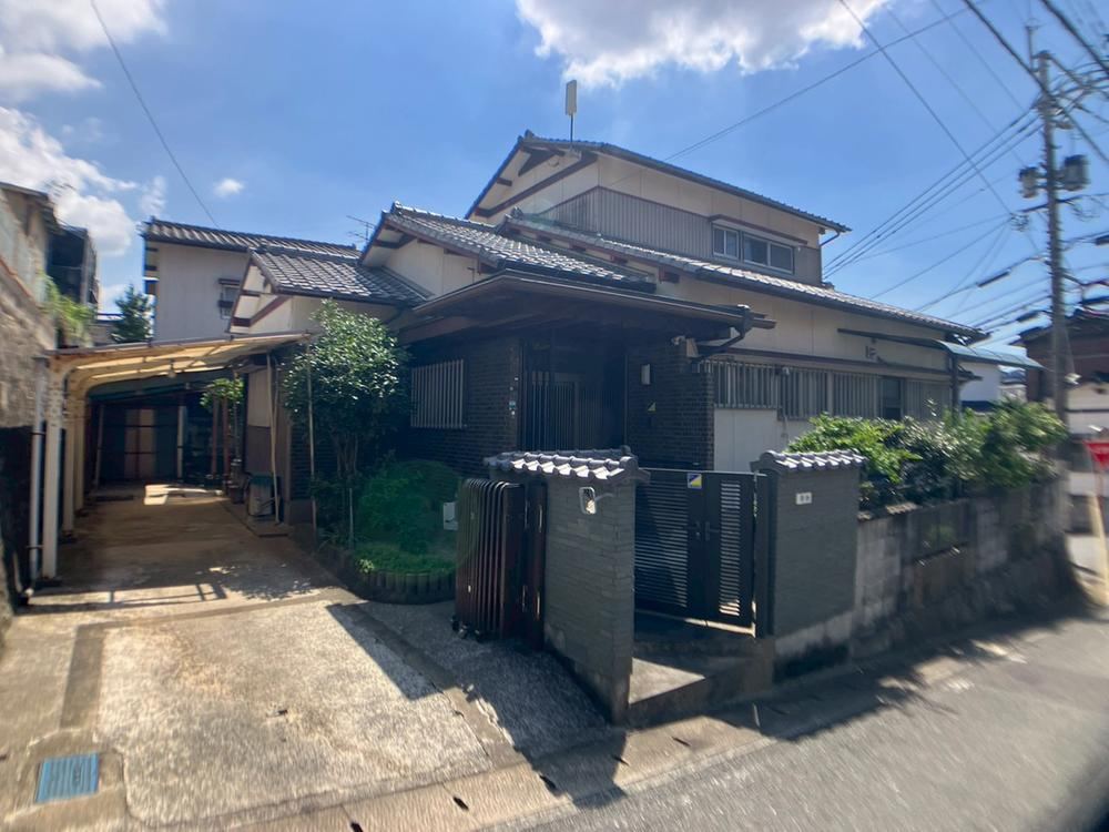 5DK House with Ample Parking and Garden Space - Photo 1