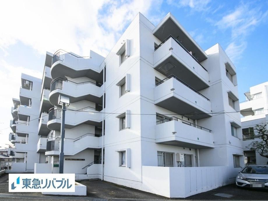 4LDK apartment in Hirakata, Osaka - Photo 1