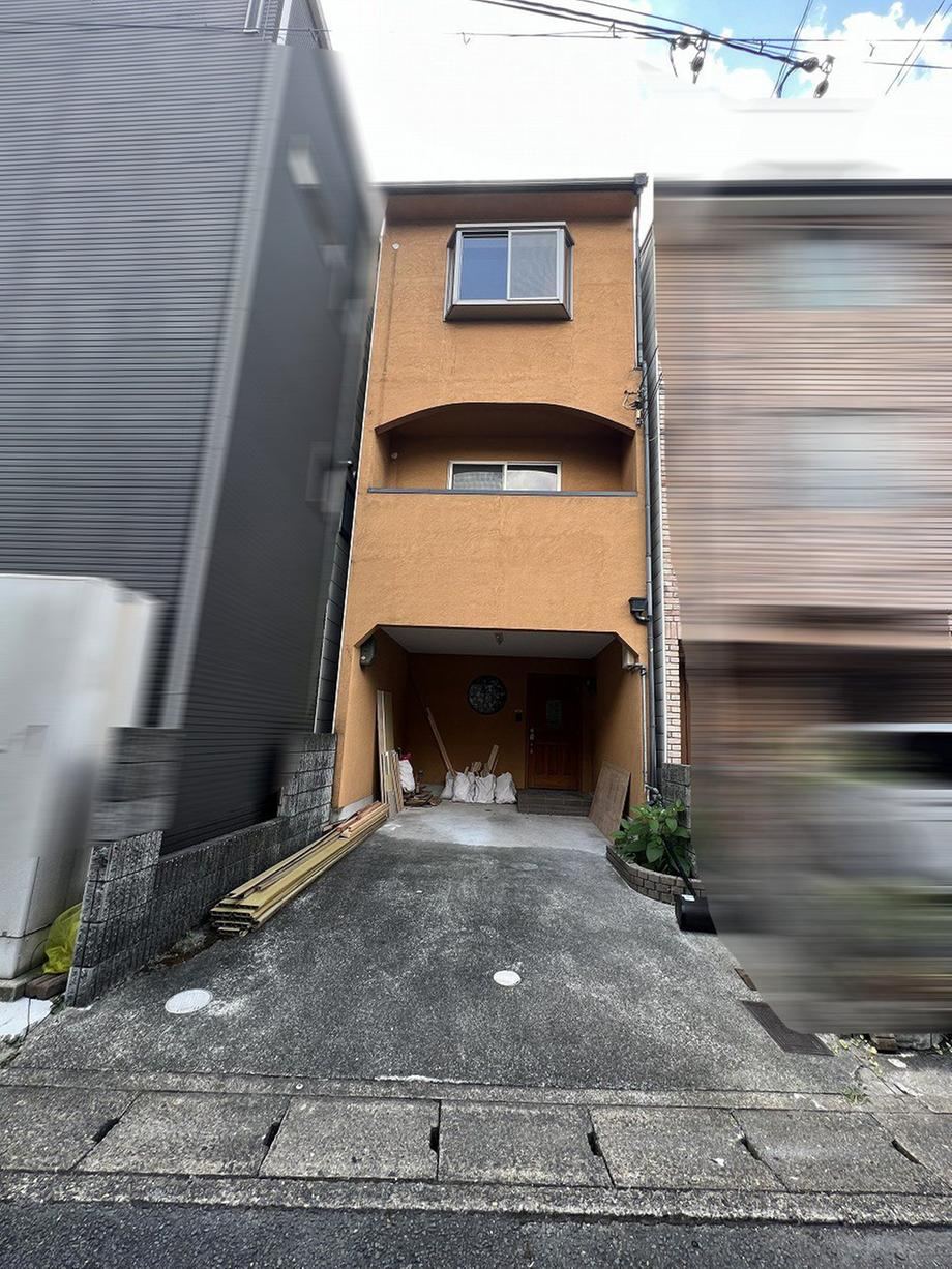 3LDK Home with Renovations Completed in 2025 - Photo 1