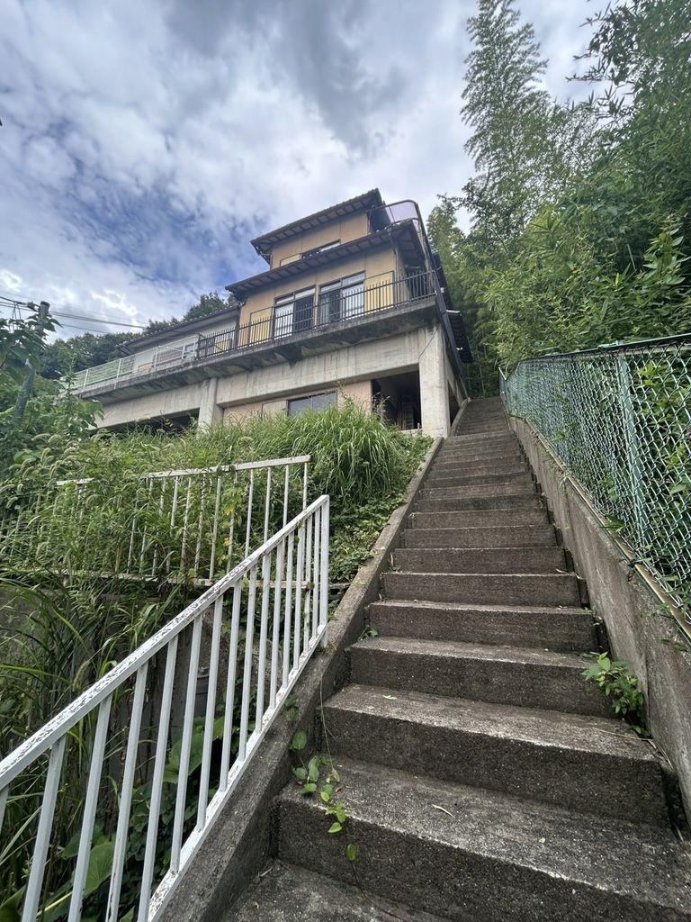 Expansive 8LDK House with Scenic Views in Kashiwara - Photo 1