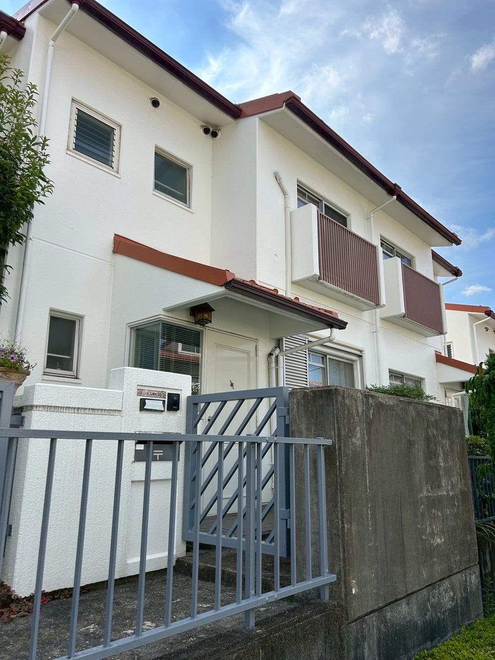 Spacious 4LDK Apartment with Private Garden - Photo 1