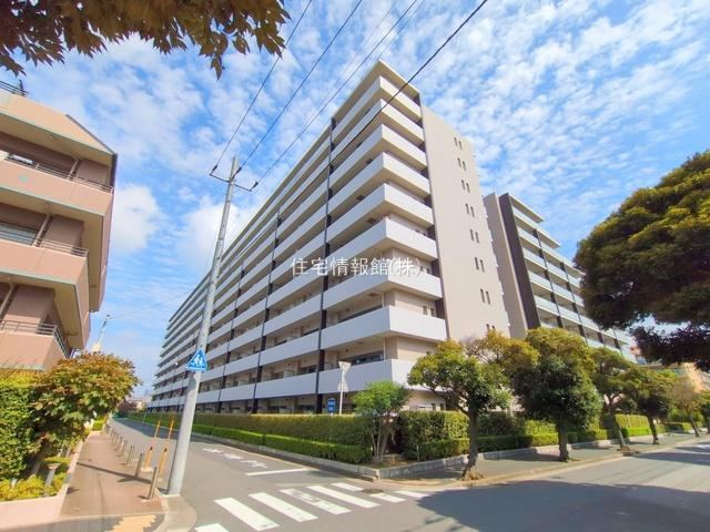 Modern 2LDK Apartment with Great Amenities - Photo 1