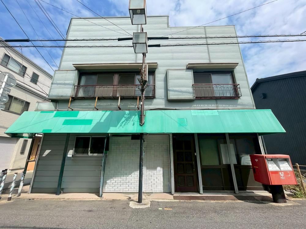 Spacious 5LDK House in Umenan, Osaka - Photo 1