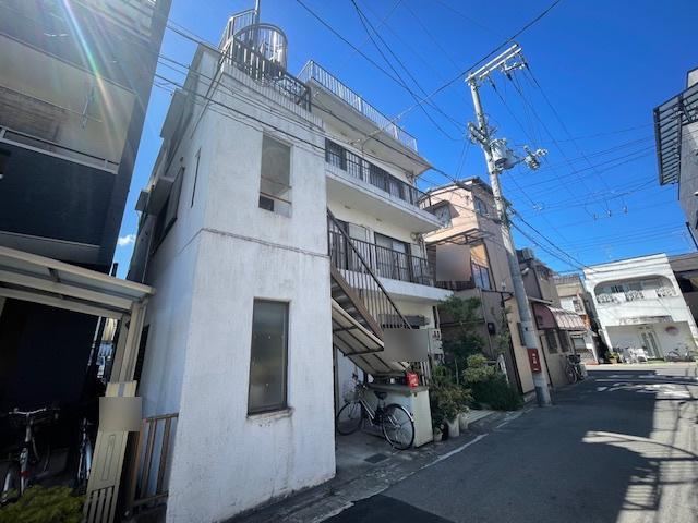 7LDK Detached House with Office in Okubo-cho, Moriguchi - Photo 1