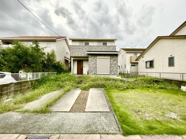 Contemporary 3LDK Home in Mashiki - Photo 1