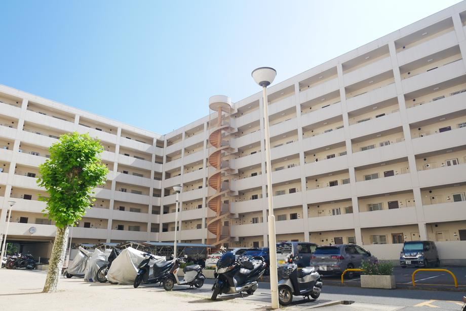 4LDK apartment in Aki Ward, Hiroshima - Photo 1