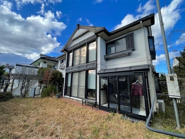 Spacious 3LDK Home in Sato-oka - Photo 1