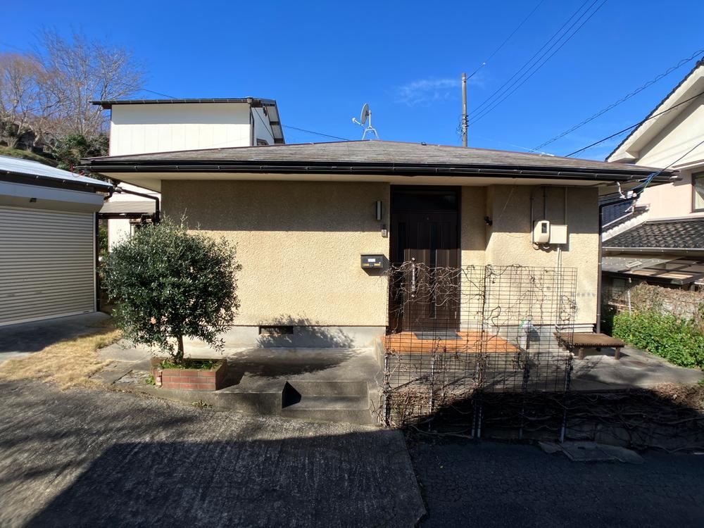 5LDK Home on Elevated Land in Nagahama, Hamada - Photo 1