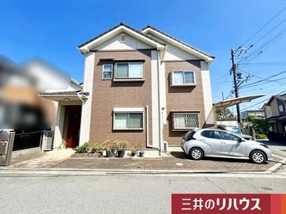 Spacious House in Hamadera Suwamori Nishi 3 - Photo 1