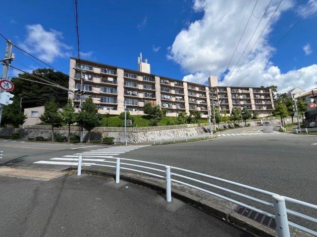 3DK apartment in Kita Ward, Kobe, Hyogo - Photo 1