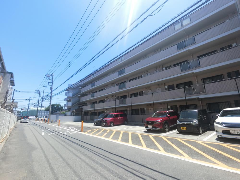 Bright 3LDK Apartment in Central Yamato - Photo 1