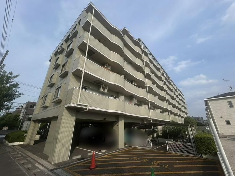Newly Renovated Top-Floor Apartment in Higashi-Kawaguchi - Photo 1