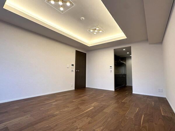 3LDK apartment in Shibuya Ward, Tokyo - Photo 1