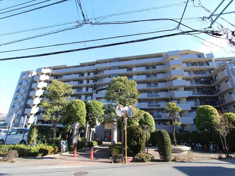 Bright 3LDK Apartment with New Renovation in Shiki - Photo 1