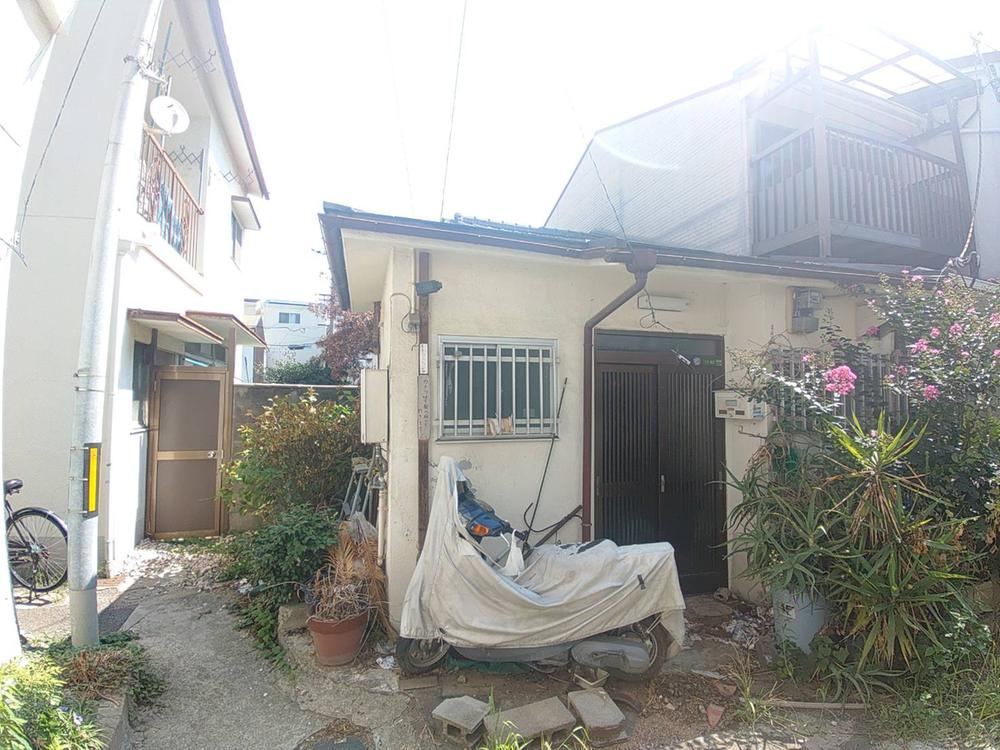 Charming 3K House in Nishiawaji, Osaka - Photo 1