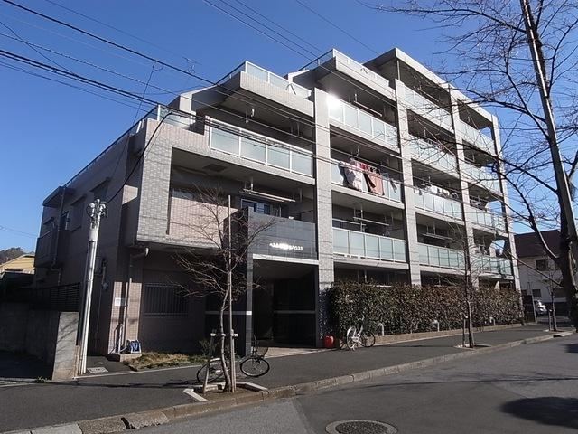 Modern 3LDK Apartment in Narashino - Photo 1