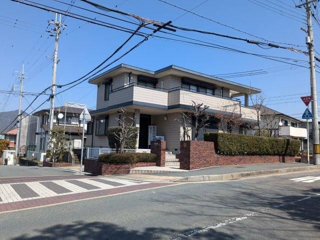 4LDK Detached House on a Corner Lot in Kitaku, Kobe - Photo 1