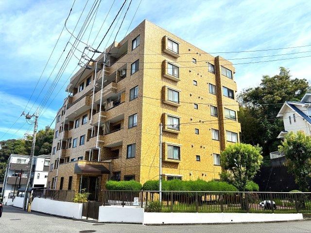 Balanced 3LDK Apartment in Konandai - Photo 1