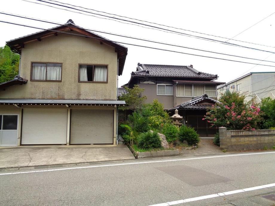 588 m² land in Kaga, Ishikawa - Photo 1