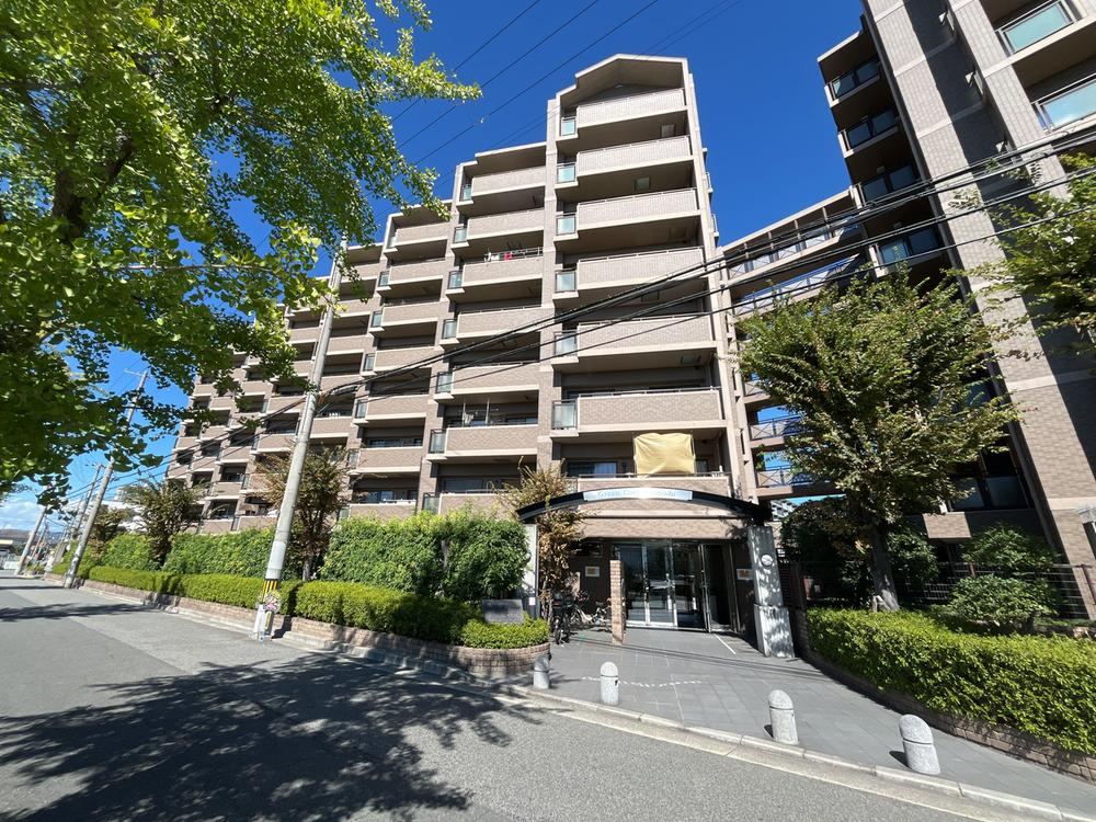 3LDK apartment in Amagasaki, Hyogo - Photo 1