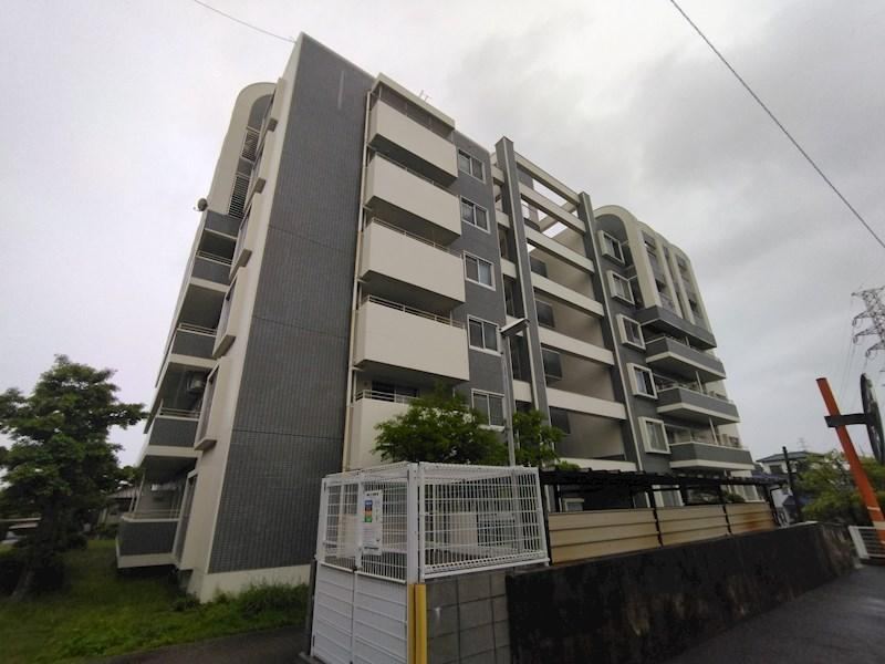 3LDK apartment in Yahatanishi Ward, Kitakyushu, Fukuoka - Photo 1