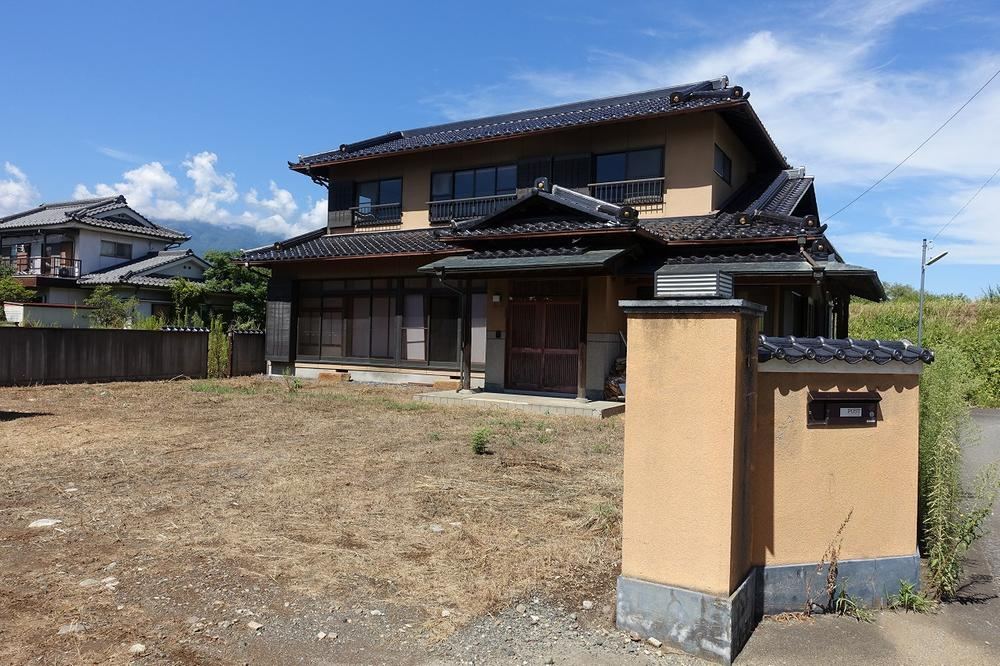 Fully Renovated Home in Ichikawa-Daimon - Photo 1